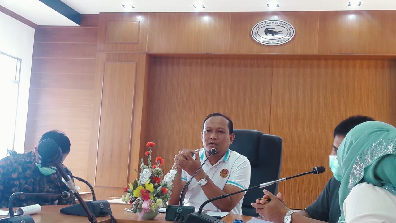 การประชุมประจำเดือนพนักงานองค์การบริหารส่วนตำบลลุโบะยิไร